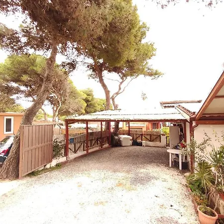 Casa Del Pino Porto Pino